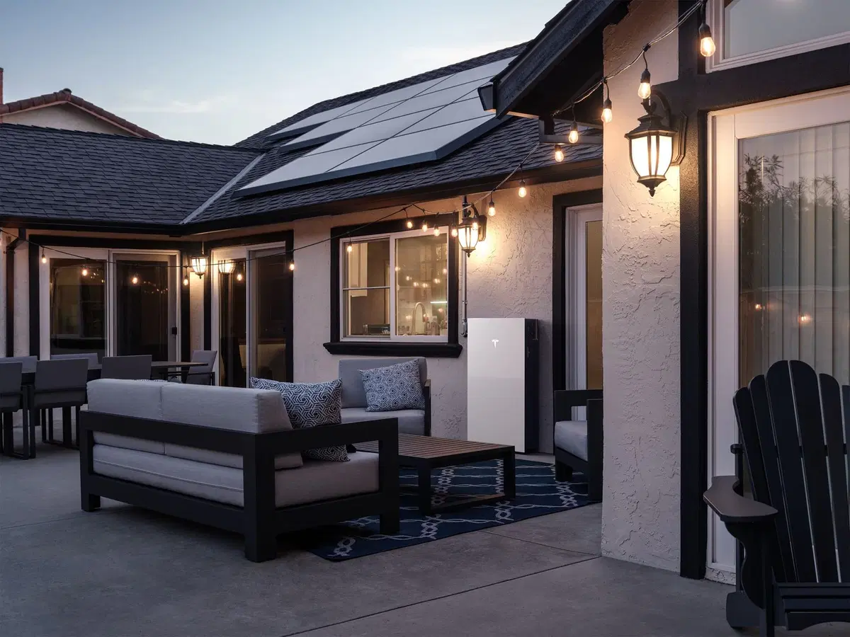 Store your solar. Beat the 4–9 PM peak.