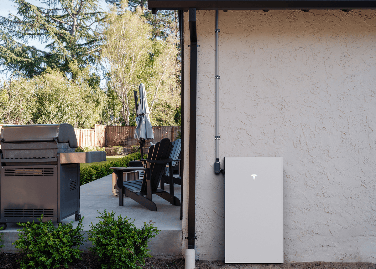 how long does a solar battery last